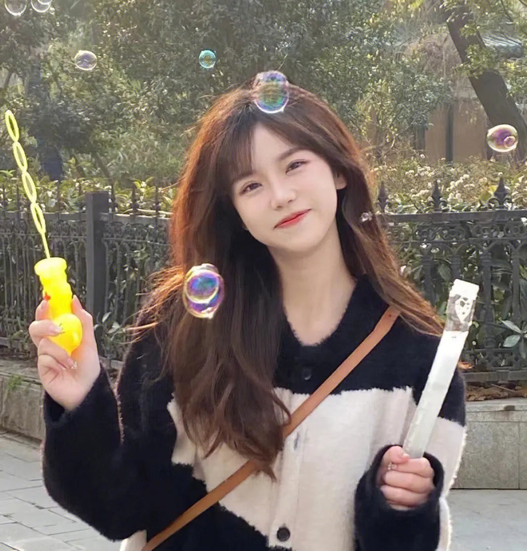 全家偷听我心声，假千金心慌了